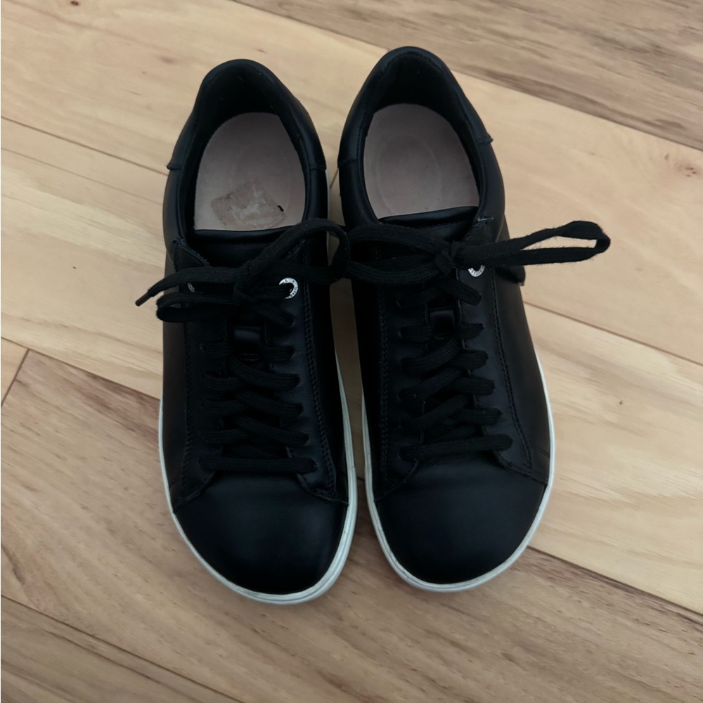 Birkenstock bend low Black Leather Low-Top Sneakers with Off-White Sole cork.